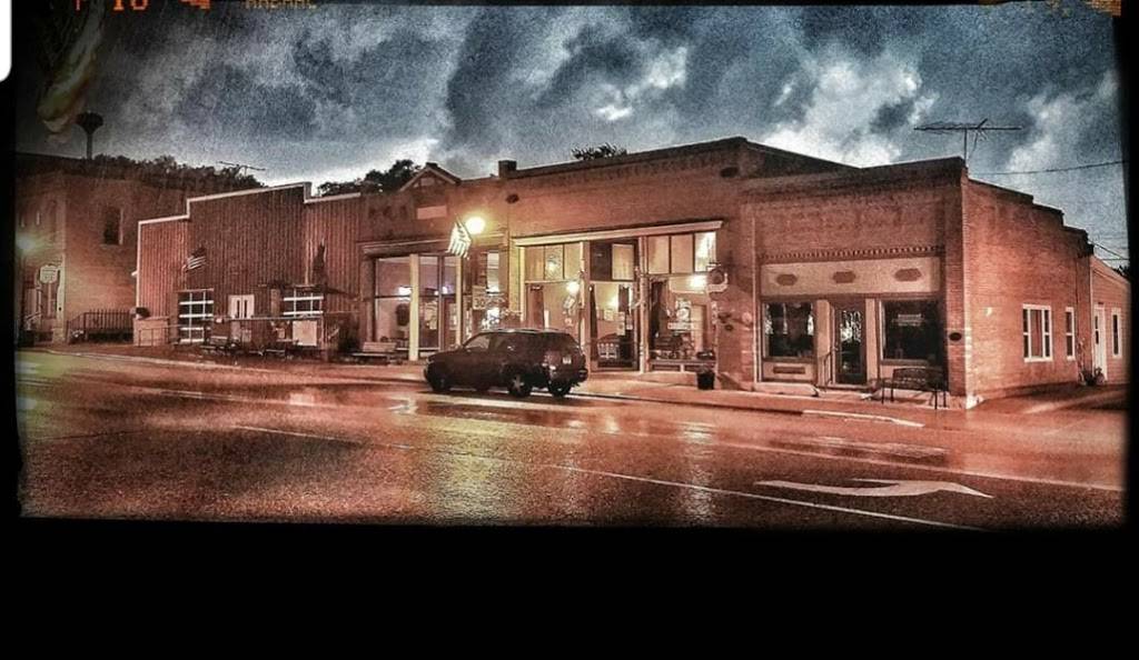 Henderson Road Haus | restaurant | 514 Main St, Henderson, MN 56044, USA | 5072483691 OR +1 507-248-3691