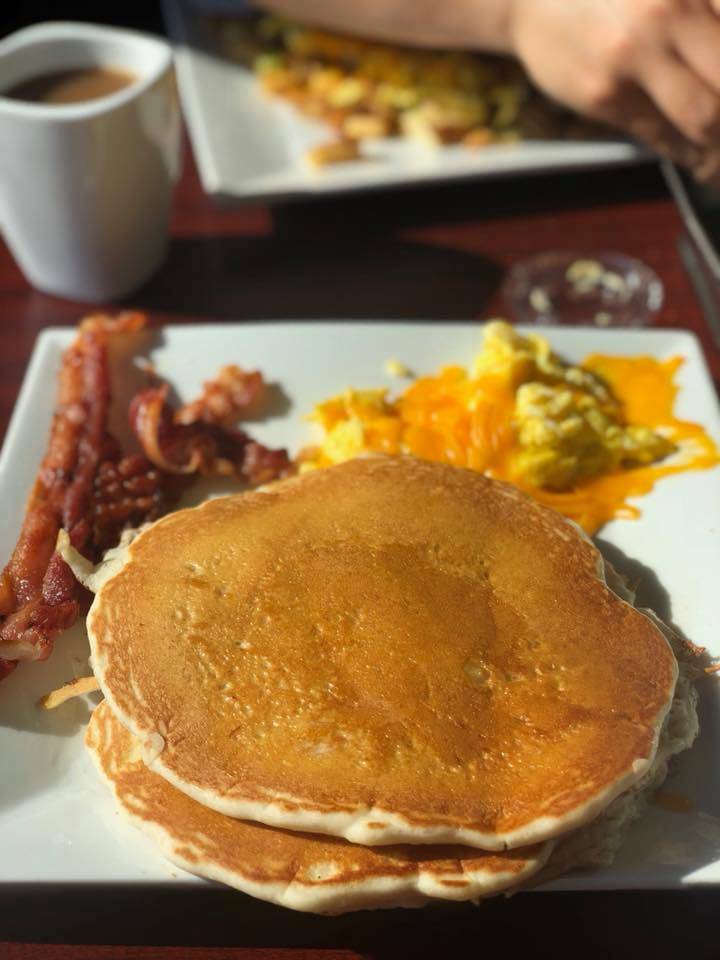 Daybreak | restaurant | 6212 Memphis Ave, Cleveland, OH 44144, USA | 2168621004 OR +1 216-862-1004