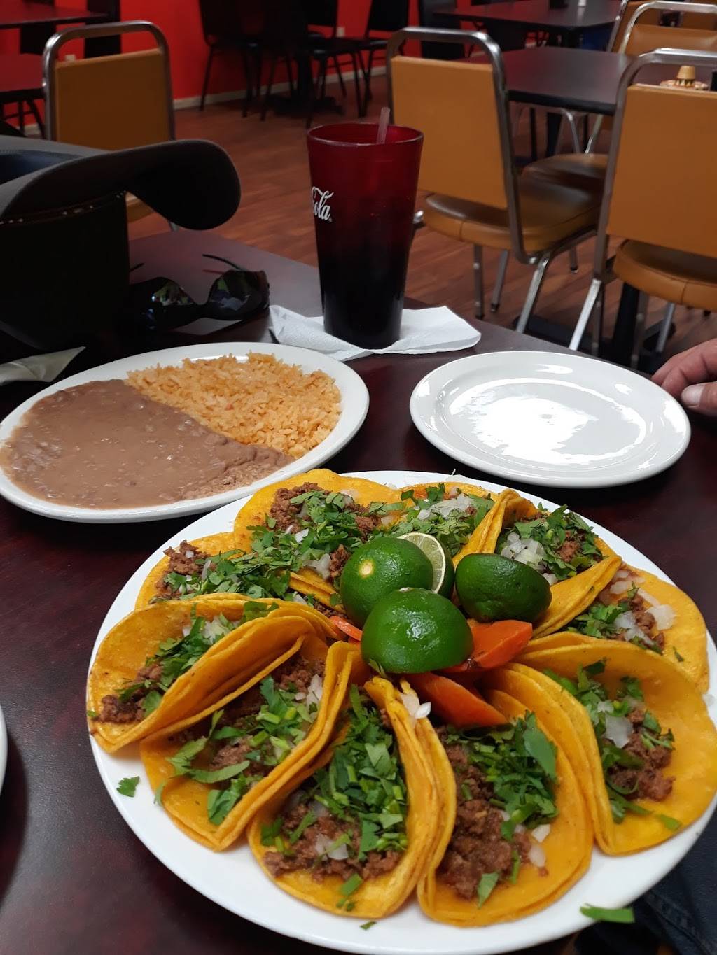 Marias Mexican Kitchen | restaurant | 305 W Chickasha Ave, Chickasha, OK 73018, USA | 4054413129 OR +1 405-441-3129