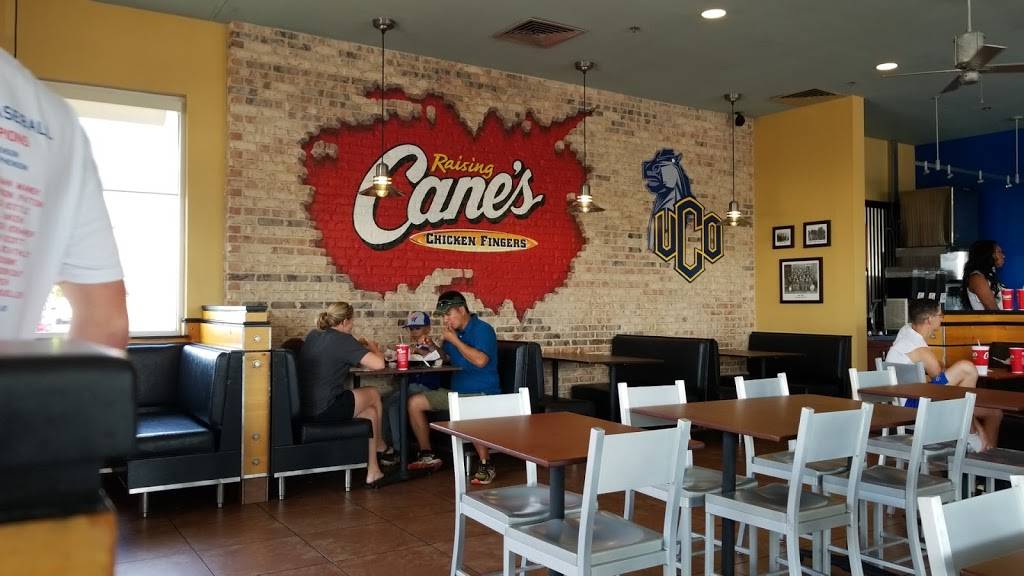 Raising Canes Chicken Fingers | meal takeaway | 1225 E 2nd St, Edmond, OK 73034, USA | 4058444192 OR +1 405-844-4192