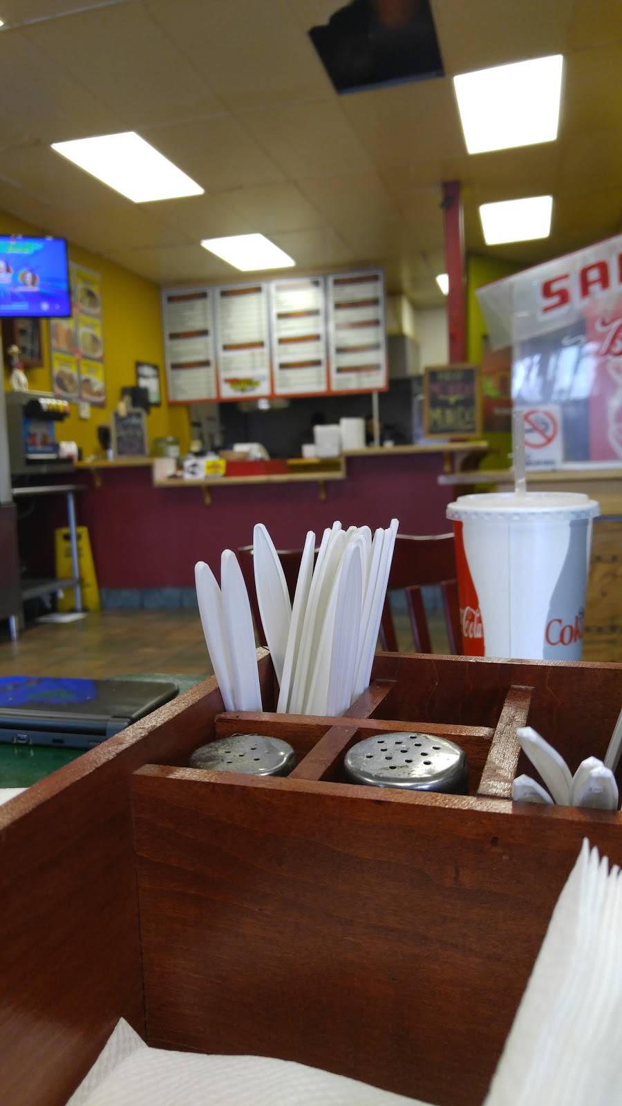 El Jalapeño Taco Shop | restaurant | 482 W San Ysidro Blvd #4, San Ysidro, CA 92173, USA | 6196621747 OR +1 619-662-1747