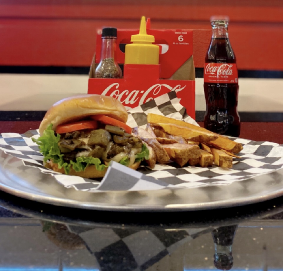 Charlie Cats Diner | restaurant | 1601 E Pine St, Deming, NM 88030, USA | 5755928427 OR +1 575-592-8427