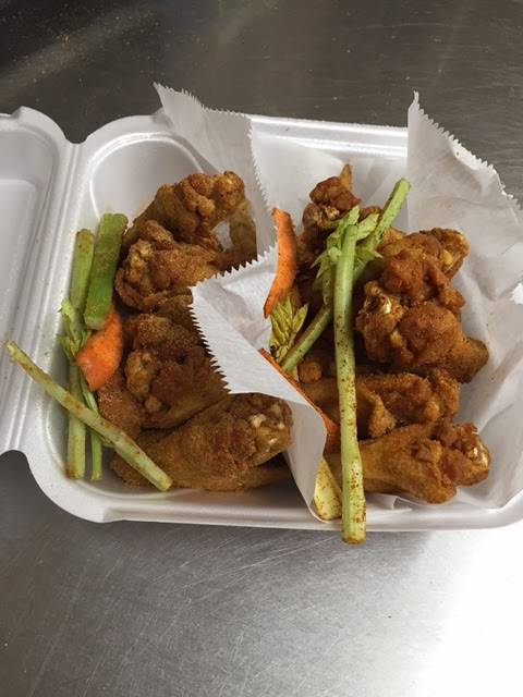 Crumpys Hot Wings | restaurant | 1671 S 3rd St, Memphis, TN 38106, USA | 9015125552 OR +1 901-512-5552