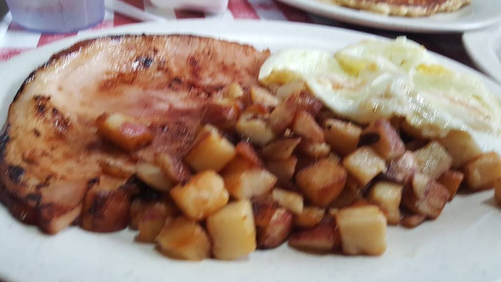 Roosters Cafe | cafe | 715 W Jefferson St, Brooksville, FL 34601, USA | 3525404890 OR +1 352-540-4890