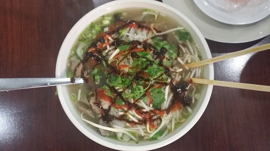 Van Thong Chinese-Vietnamese | restaurant | 2049, 2114, W Davis St, Conroe, TX 77304, USA | 9367568760 OR +1 936-756-8760