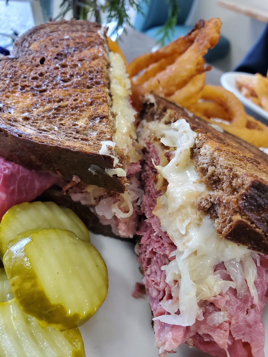 The ugly Diner | restaurant | 2200 E 2nd St, Gulf Shores, AL 36542, USA | 2512243182 OR +1 251-224-3182