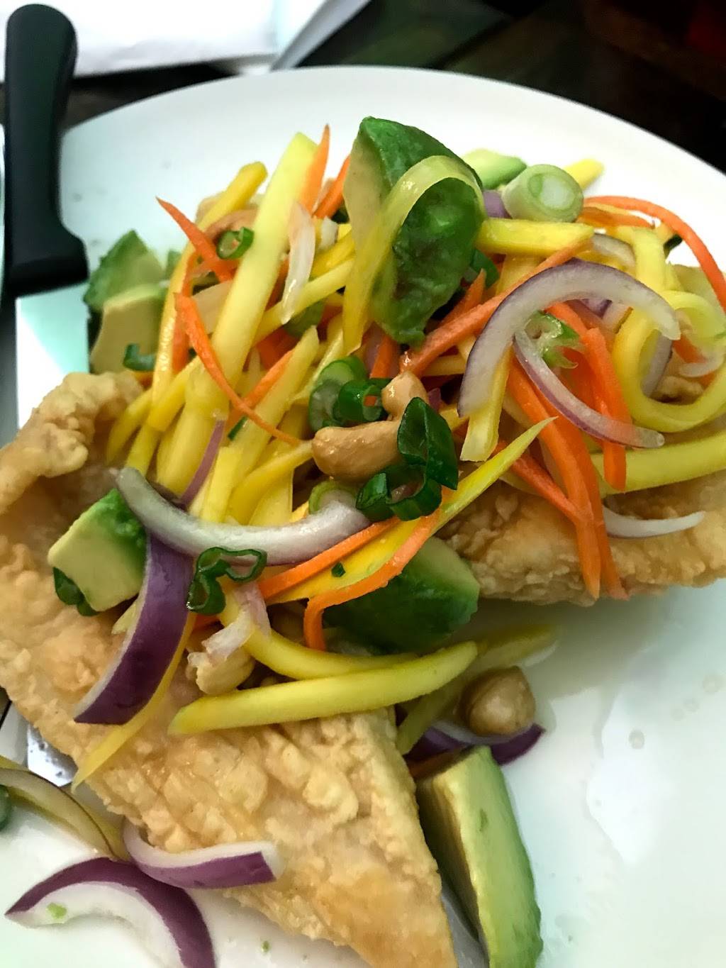 Lum Dee Thai Cuisine | restaurant | 218 Columbia St, Brooklyn, NY 11231, United States | 7186432737 OR +1 718-643-2737