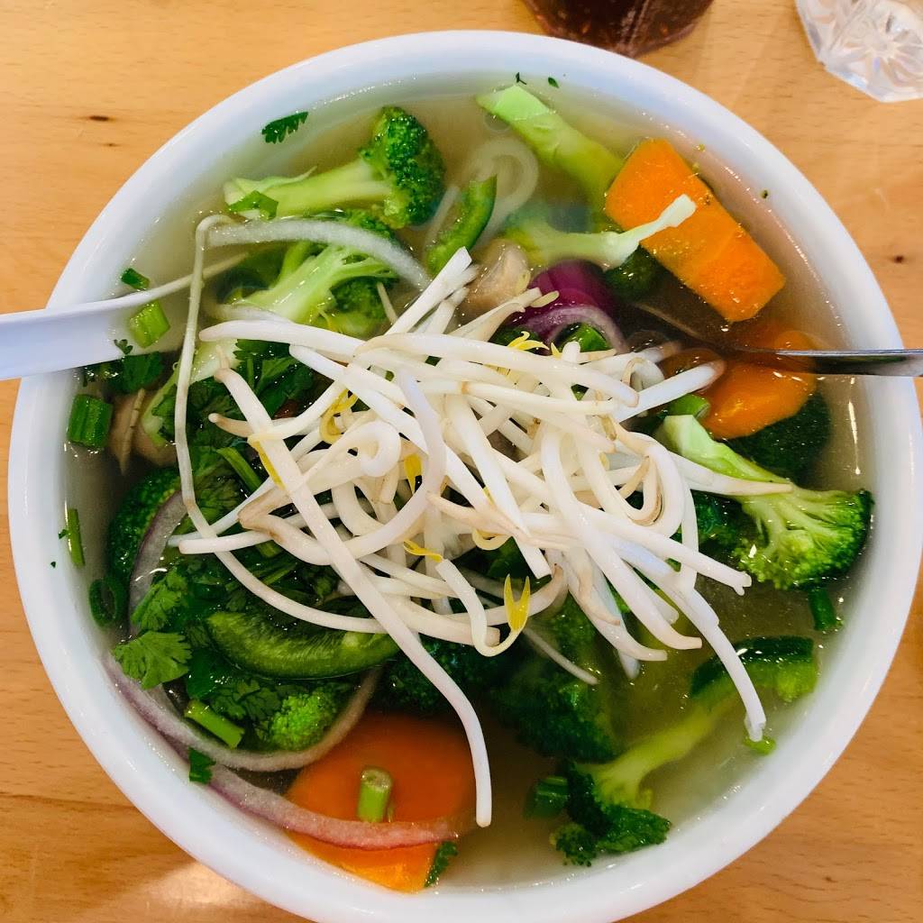 Pho Que Huong | restaurant | 5110 Eldorado Pkwy #200, Frisco, TX 75033, USA | 9722945168 OR +1 972-294-5168