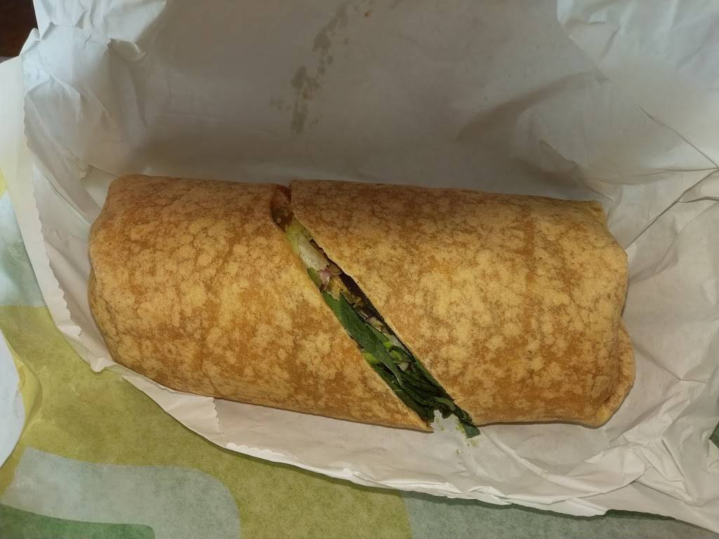 Subway Restaurants | restaurant | Farmers Branch Shopping Center, 12895 Josey Ln #104, Farmers Branch, TX 75234, USA | 9724844922 OR +1 972-484-4922