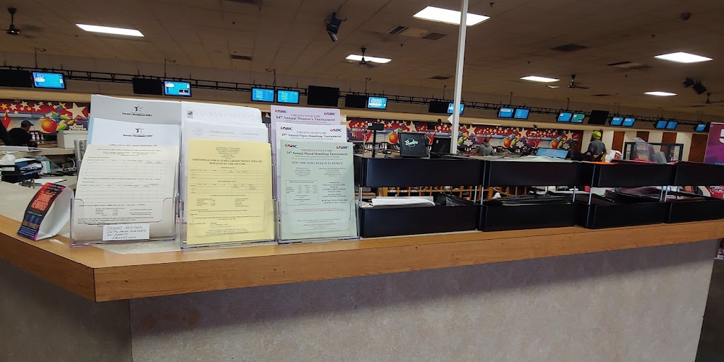 Bowl America Southwest | restaurant | 11532 Hull Street Rd, Midlothian, VA 23112, USA | 8047441500 OR +1 804-744-1500