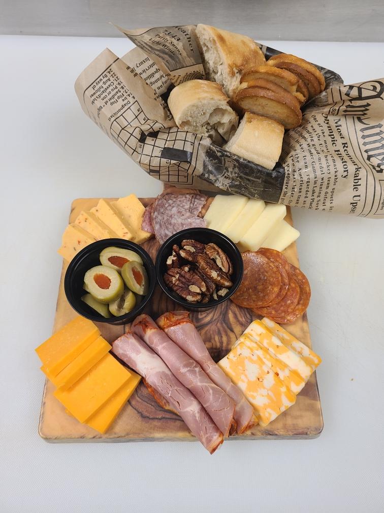 Gregors Boutique Restaurant | restaurant | 2330 Bright Rd, Findlay, OH 45840, USA | 4194238706 OR +1 419-423-8706