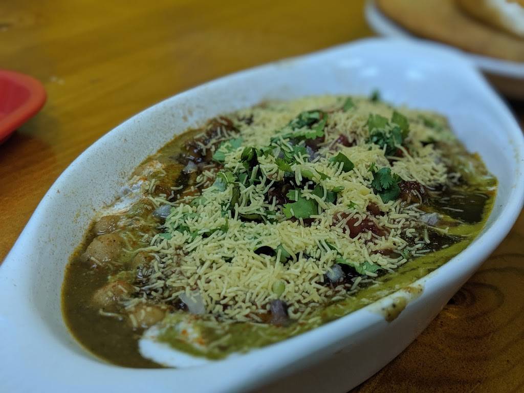 Dilli Chaat Corner | restaurant | 15801 Manchester Rd, Ellisville, MO 63011, USA | 6365792902 OR +1 636-579-2902