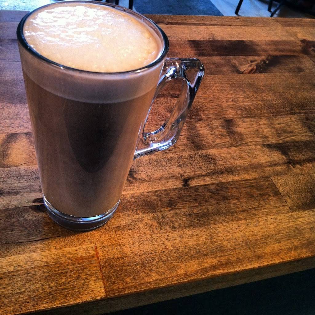 Le 4 Café | cafe | 87 Rue Saint-Jacques, Saint-Jacques, QC J0K 2R0, Canada | 4503972233 OR +1 450-397-2233