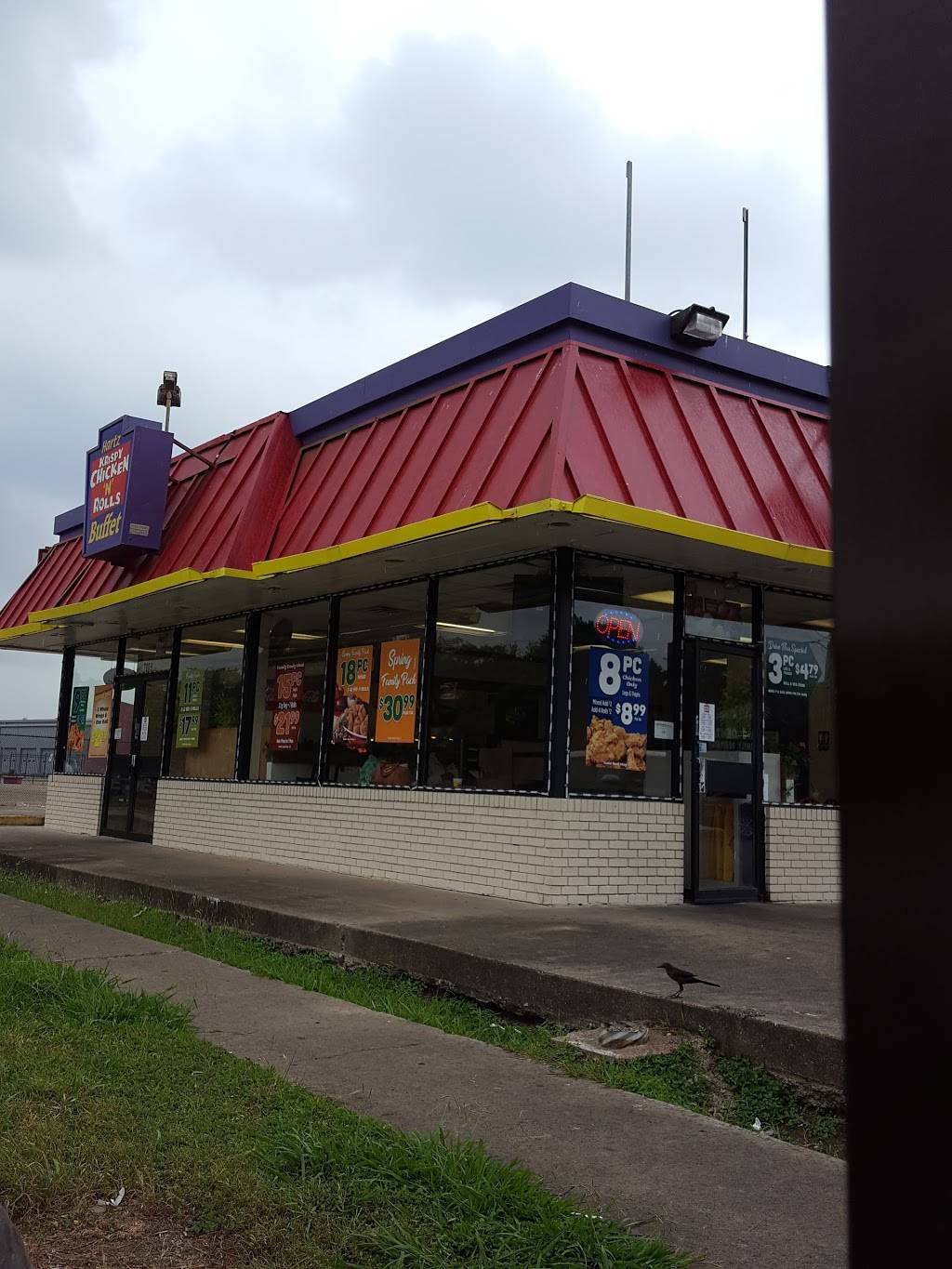 Hartz Chicken Buffet | restaurant | 7069 Beechnut St, Houston, TX 77074, USA | 7137732302 OR +1 713-773-2302