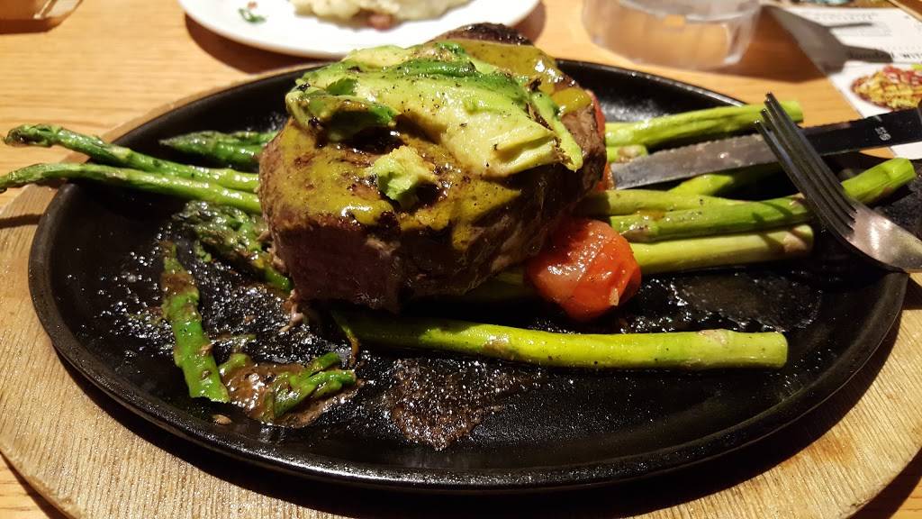 Chilis Grill & Bar | meal takeaway | 128 I-20, Weatherford, TX 76087, USA | 8175941661 OR +1 817-594-1661