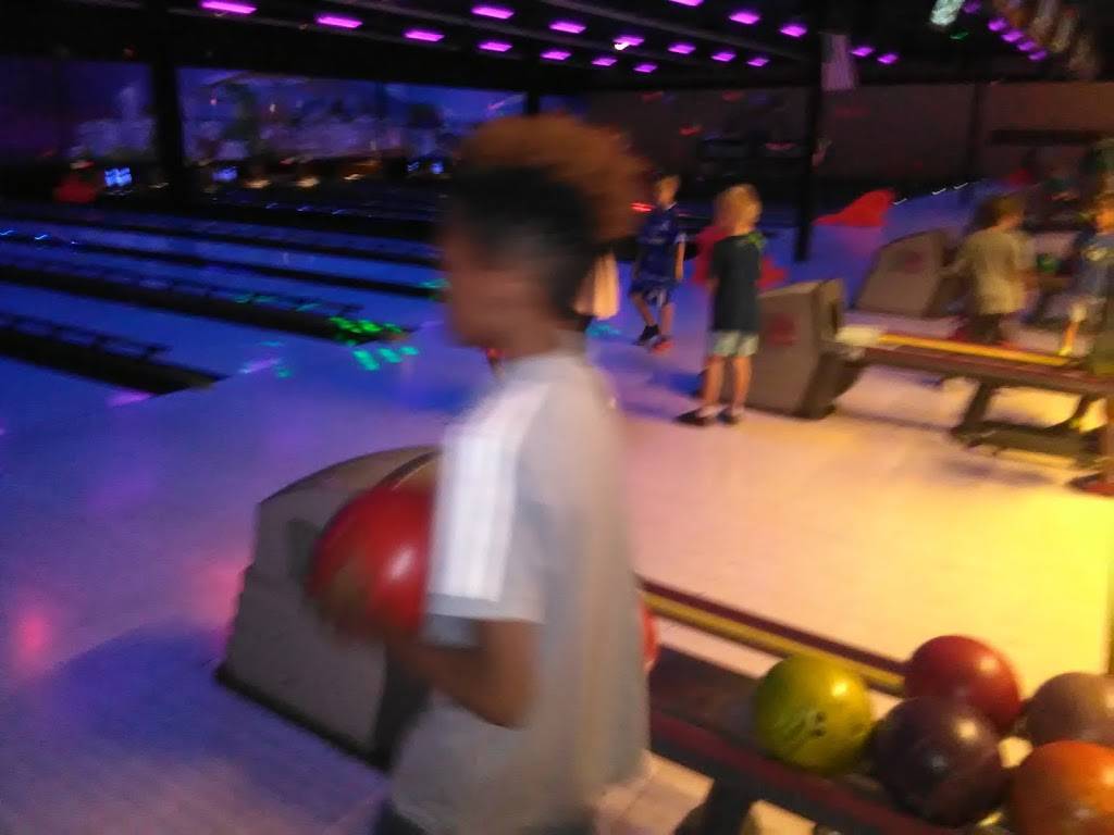 Stars and Strikes Family Entertainment Center | restaurant | 1741 Mountain Industrial Blvd, Stone Mountain, GA 30083, USA | 6789655707 OR +1 678-965-5707