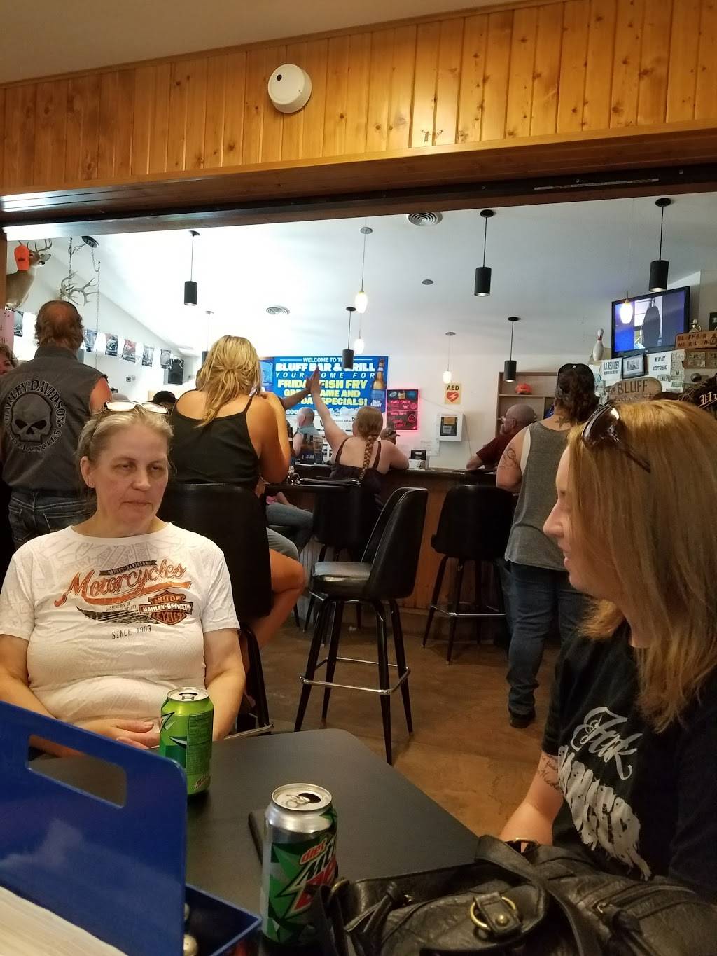 Bluff Bar & Grille | restaurant | N4363 WI-49, Poy Sippi, WI 54967, USA | 9209875665 OR +1 920-987-5665