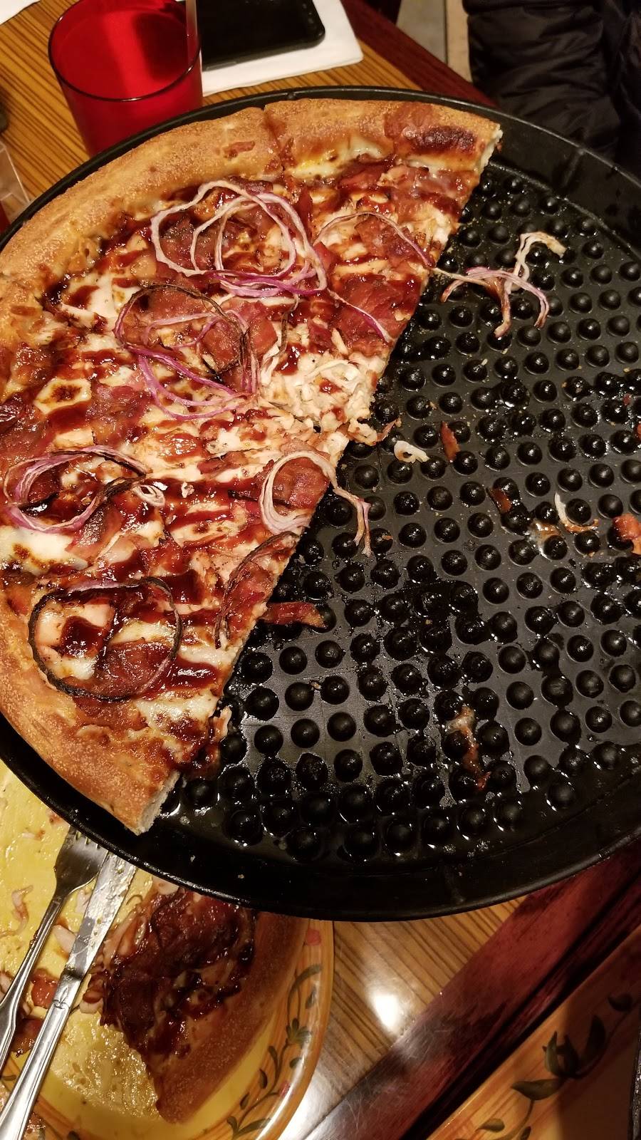 Lake Pizza & Restaurant | restaurant | 39 Thompson Rd, Webster, MA 01570, USA | 5089433684 OR +1 508-943-3684