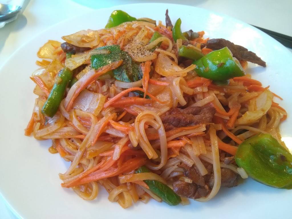 Ginger Thai Cuisine | restaurant | 111 W 2nd St, Cedar Falls, IA 50613, USA | 3192662150 OR +1 319-266-2150