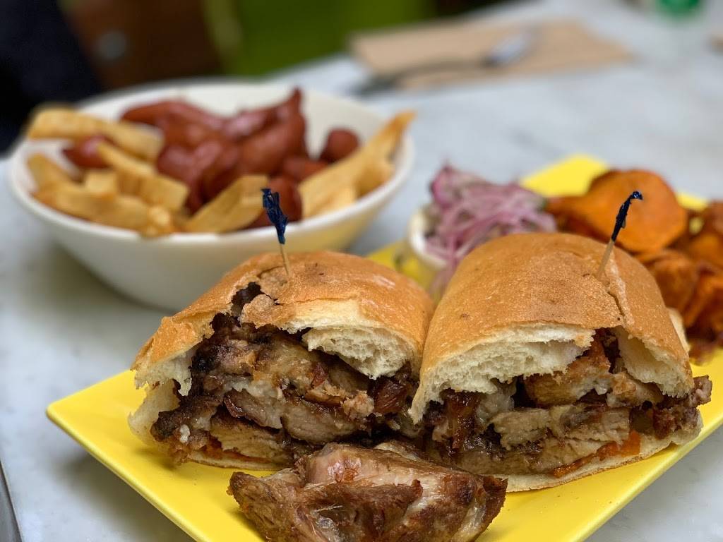 Juanitas Cafe | cafe | 84-15 Northern Blvd, East Elmhurst, NY 11370, USA | 7187797272 OR +1 718-779-7272