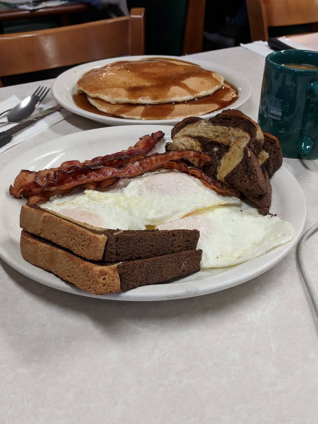 Annies Country Kitchen | restaurant | 140 Main St, Sturbridge, MA 01566, USA | 5083472320 OR +1 508-347-2320