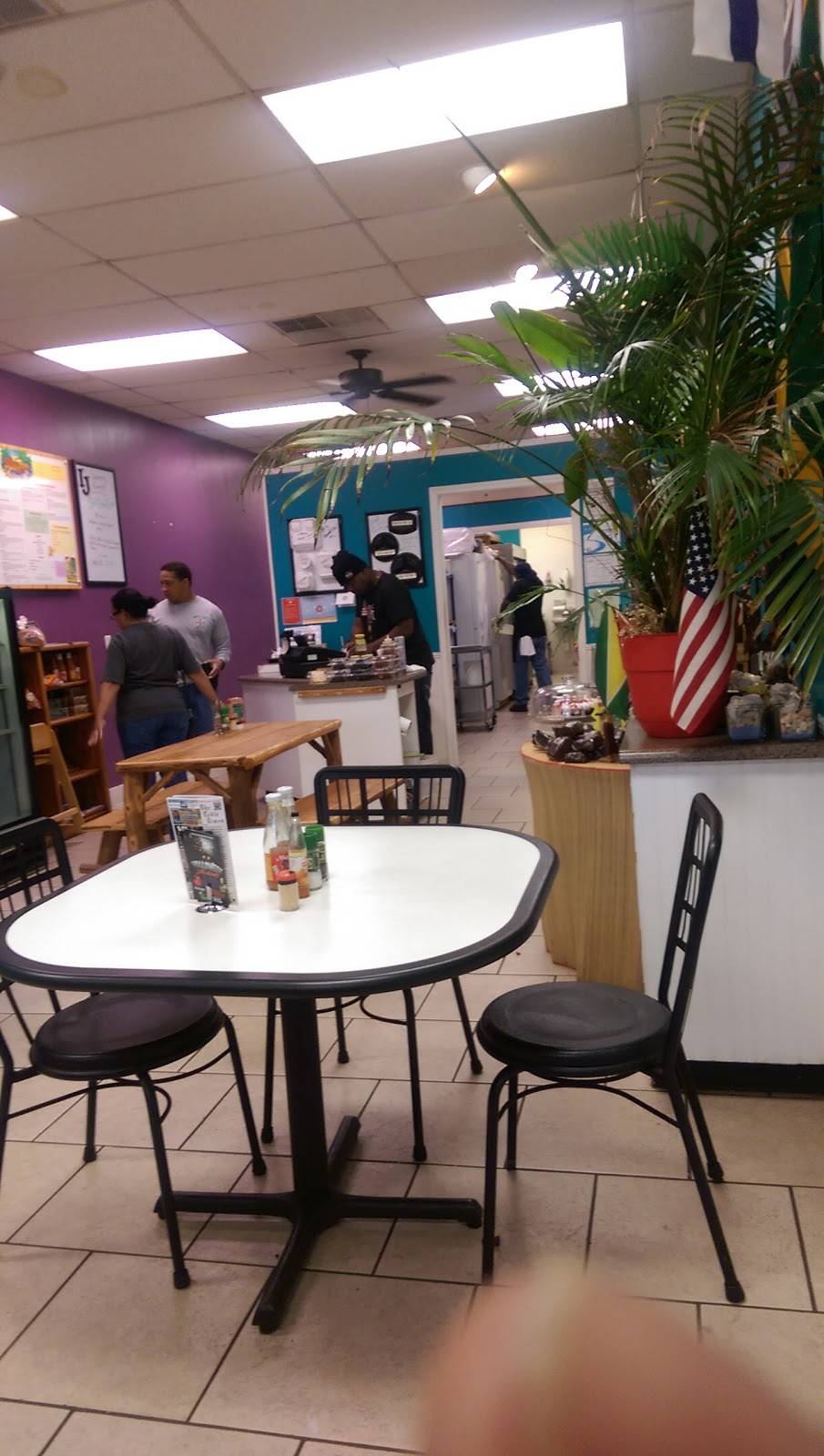 Island Jerk | restaurant | 1519 Newcastle St, Brunswick, GA 31520, USA | 9122674742 OR +1 912-267-4742