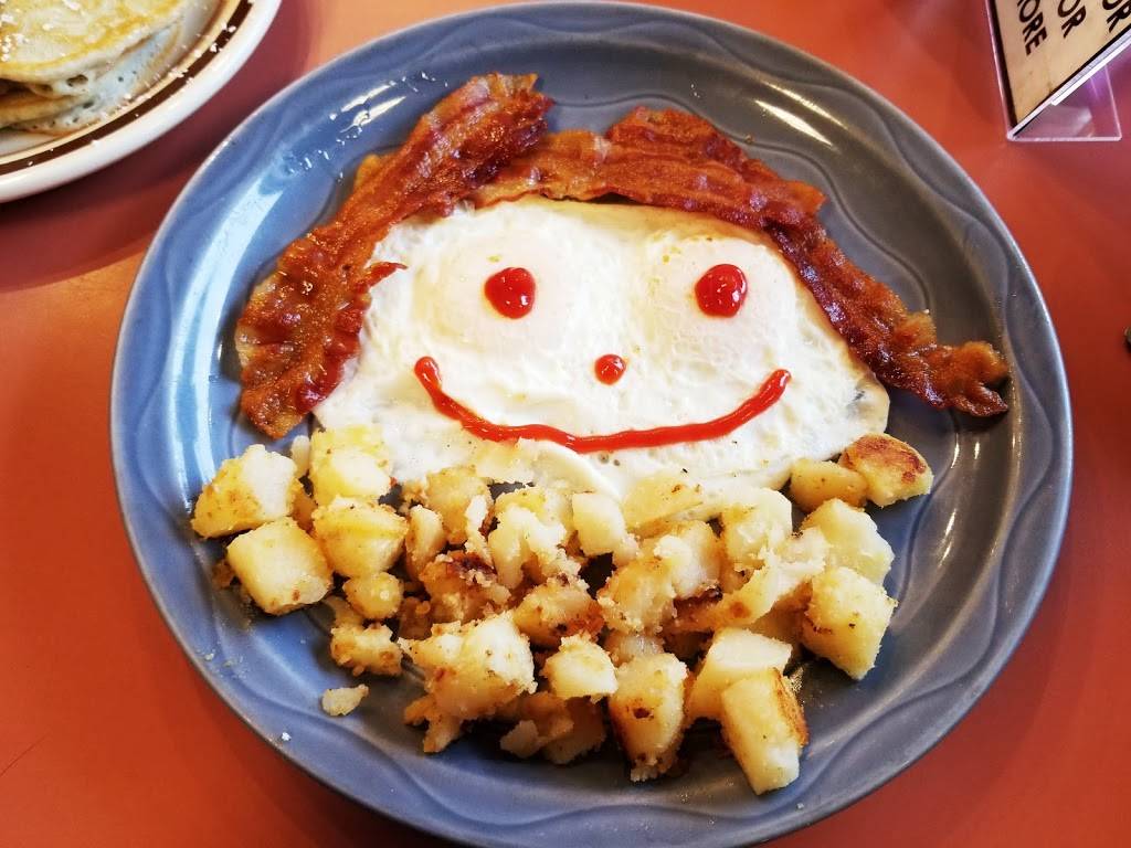 Donnas Restaurant | restaurant | 980 Saratoga St, East Boston, MA 02128, USA | 6175689314 OR +1 617-568-9314