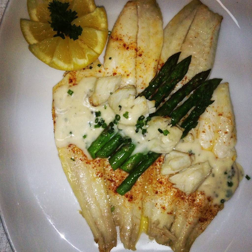 Nautilus Cafe | restaurant | 6100, 46, Woodcleft Ave, Freeport, NY 11520, USA | 5163792566 OR +1 516-379-2566