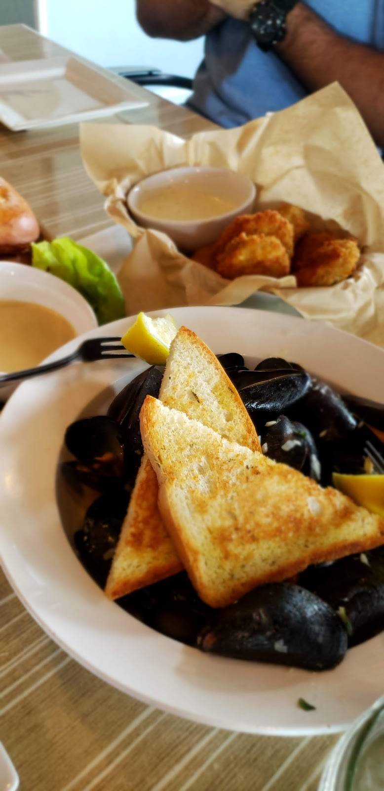 The Point Crab House & Grill | restaurant | 700 Mill Creek Rd, Arnold, MD 21012, USA | 4105445448 OR +1 410-544-5448