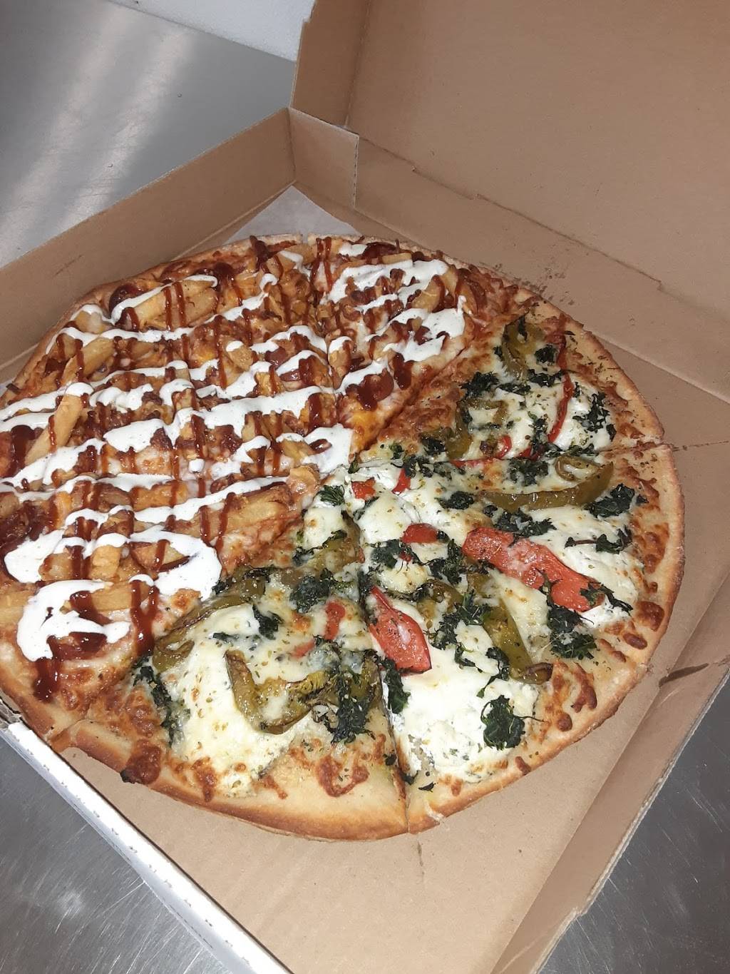 Coppola’s Pizzeria of Erie | restaurant | 1042 W 26th St, Erie, PA 16508, USA | 8142772555 OR +1 814-277-2555