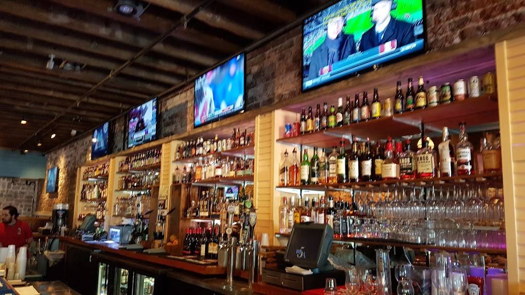 Barracuda Bobs | restaurant | 19 E River St, Savannah, GA 31401, USA | 9127774381 OR +1 912-777-4381