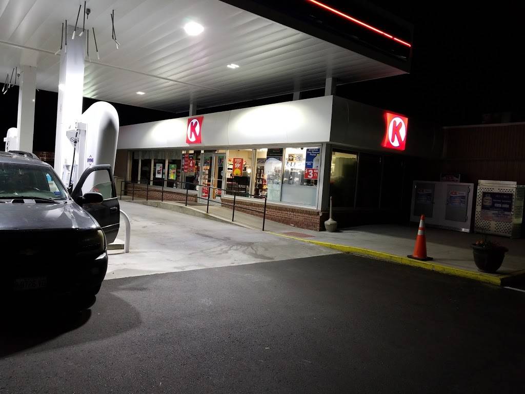 Farmington Big Stop | restaurant | 507 Wilton Rd, Farmington, ME 04938, USA | 2077784384 OR +1 207-778-4384