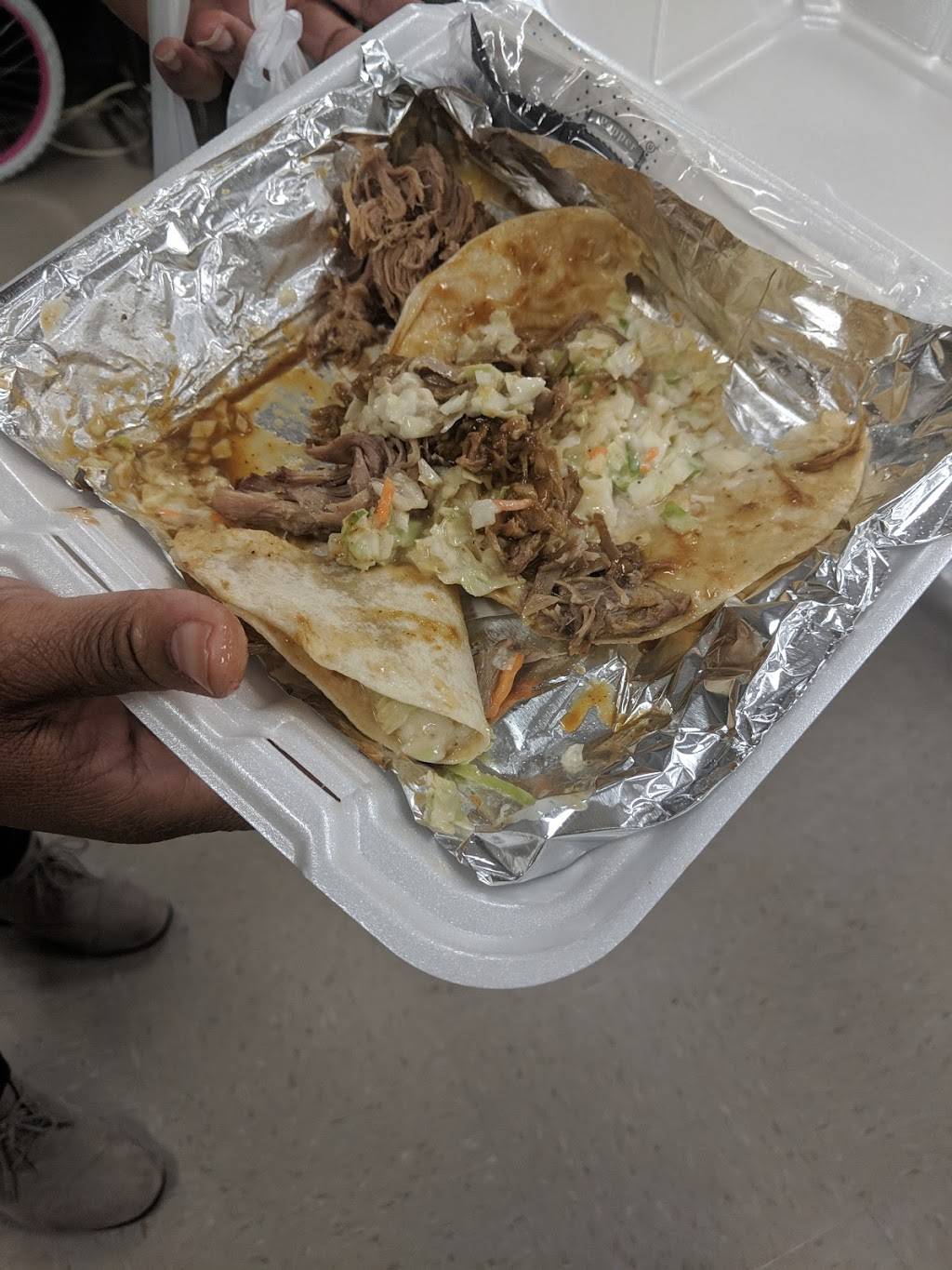 Chads Smokehouse | restaurant | 219 Pikeview St, Dresden, TN 38225, USA | 7313645178 OR +1 731-364-5178