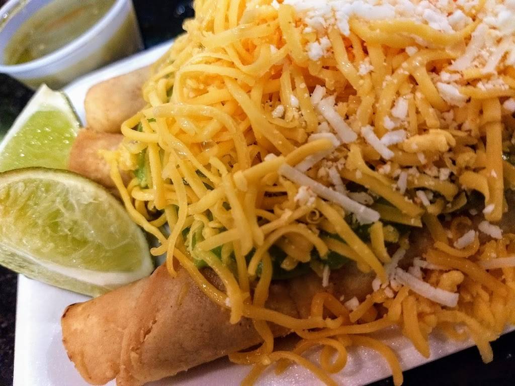 Robertos Taco Shop | restaurant | 72 W Horizon Ridge Pkwy B-150, Henderson, NV 89012, USA | 7025584435 OR +1 702-558-4435