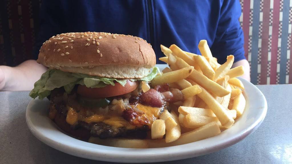 Stacked Pancake & Breakfast House | restaurant | 7905 Yonge St, Innisfil, ON L9S 1K9, Canada | 7052948000 OR +1 705-294-8000