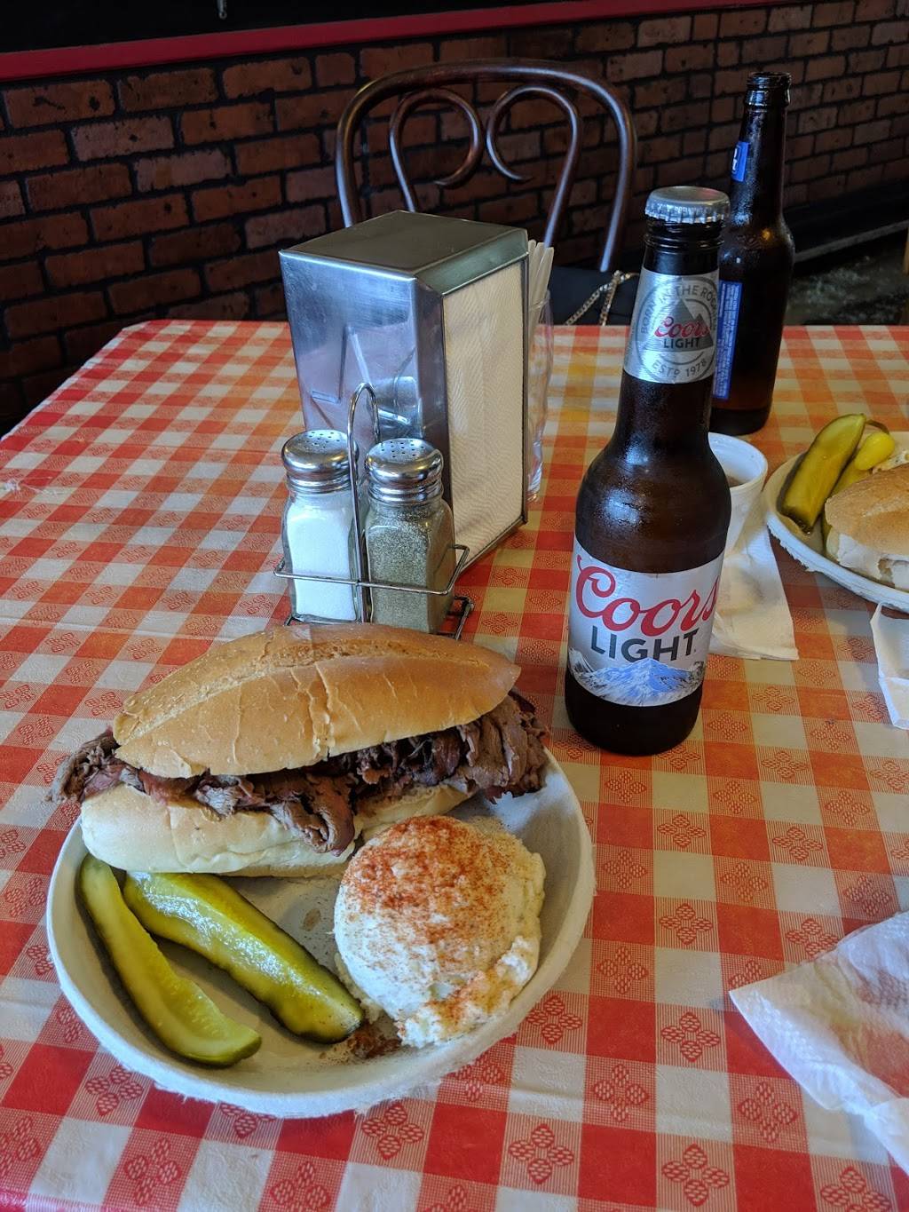 Tonys French Dips | restaurant | 986 E 2nd St, Pomona, CA 91767, USA | 9096234695 OR +1 909-623-4695