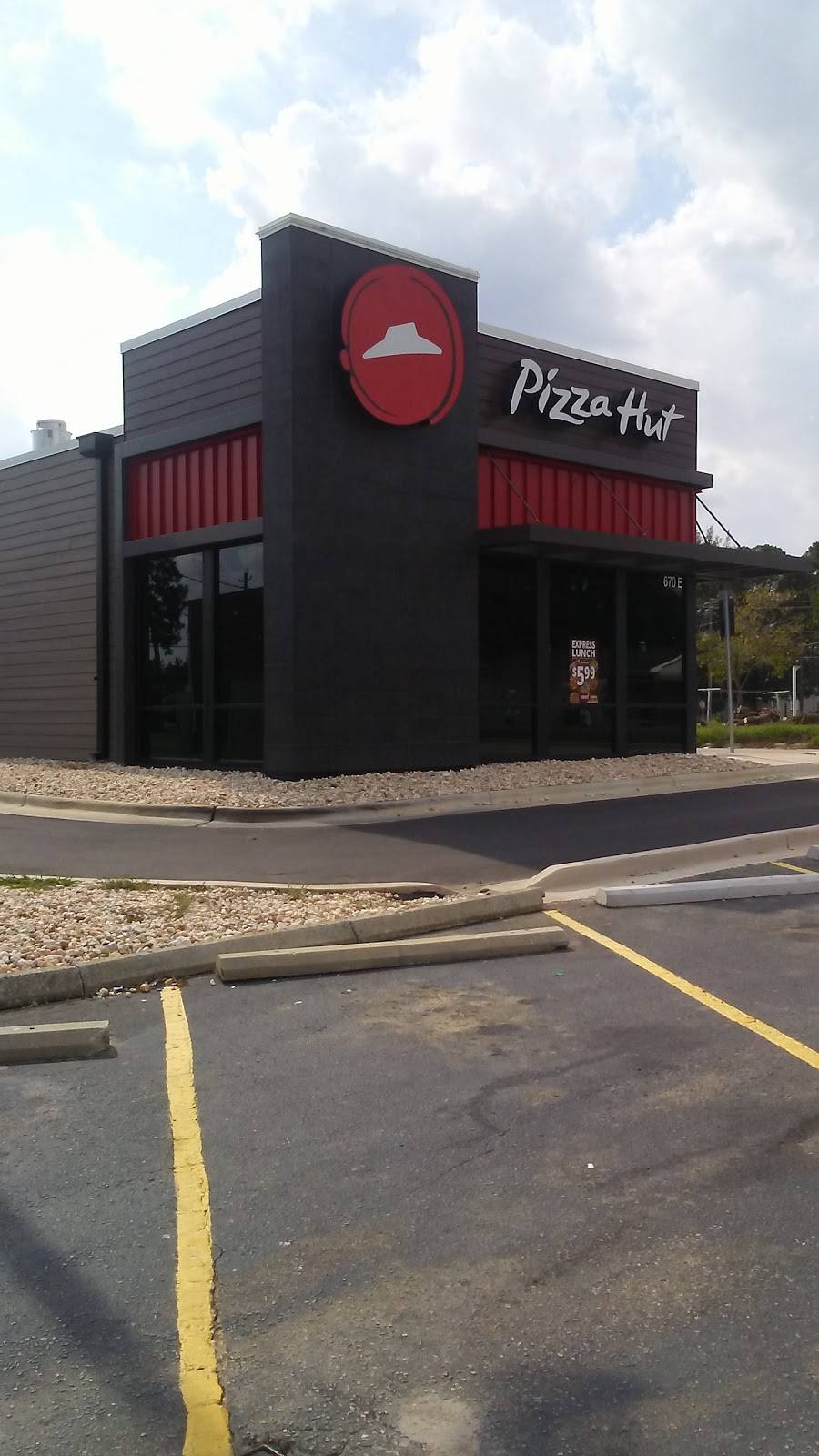Pizza Hut | meal takeaway | 670 E Parrish Dr, Benson, NC 27504, USA | 9197011282 OR +1 919-701-1282