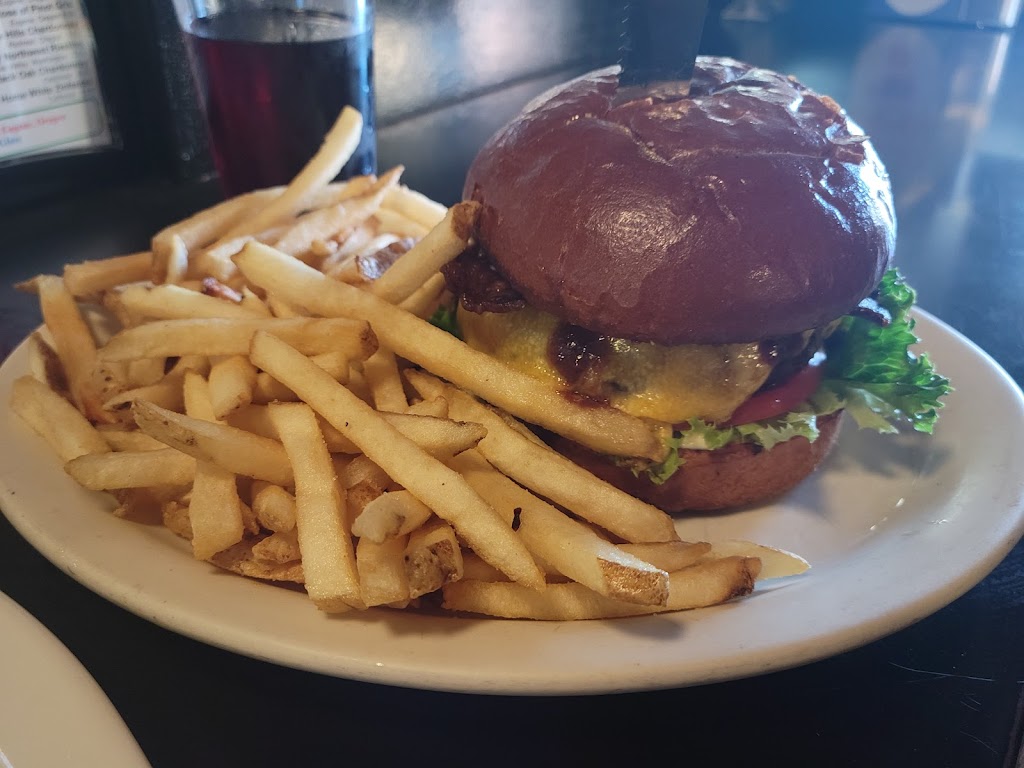 Beachcomber Pub | restaurant | 1355 Bay St, Florence, OR 97439, USA | 5419976357 OR +1 541-997-6357