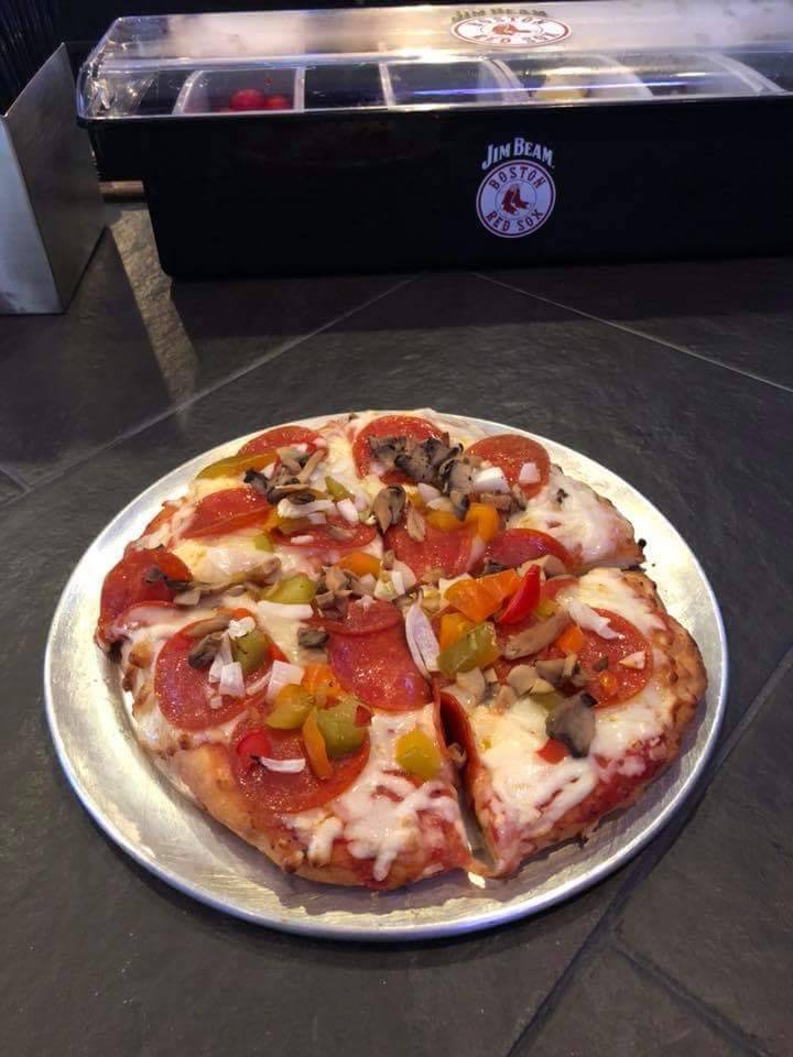 BullsEye Bar Lounge Grill | restaurant | 621 Center St, Chicopee, MA 01013, USA | 4133313374 OR +1 413-331-3374