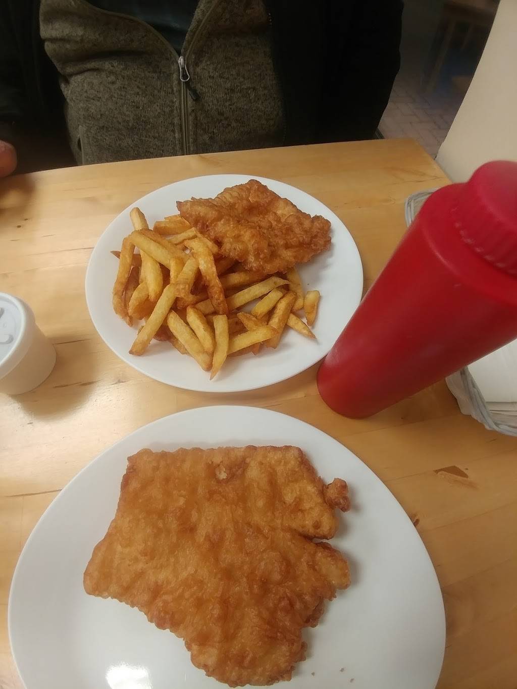 Milton Fish And Chips | restaurant | 17 Wilson Dr, Milton, ON L9T 3H7, Canada | 9056938999 OR +1 905-693-8999