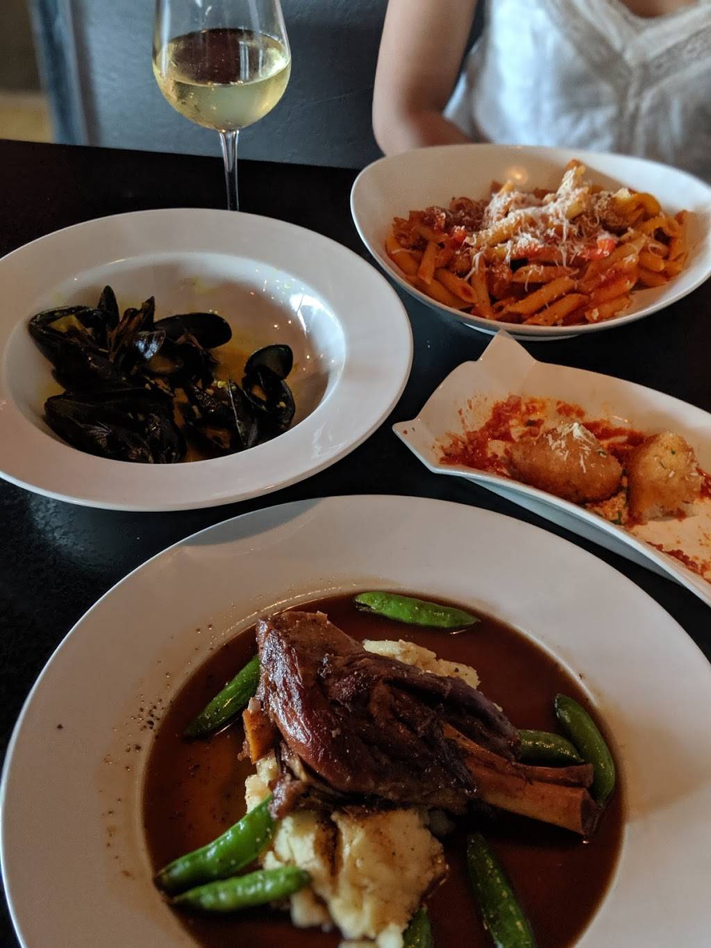 Veta Wine and Pasta Bar | restaurant | 745 Fanshawe Park Rd W, London, ON N6G 5B4, Canada | 5194741111 OR +1 519-474-1111