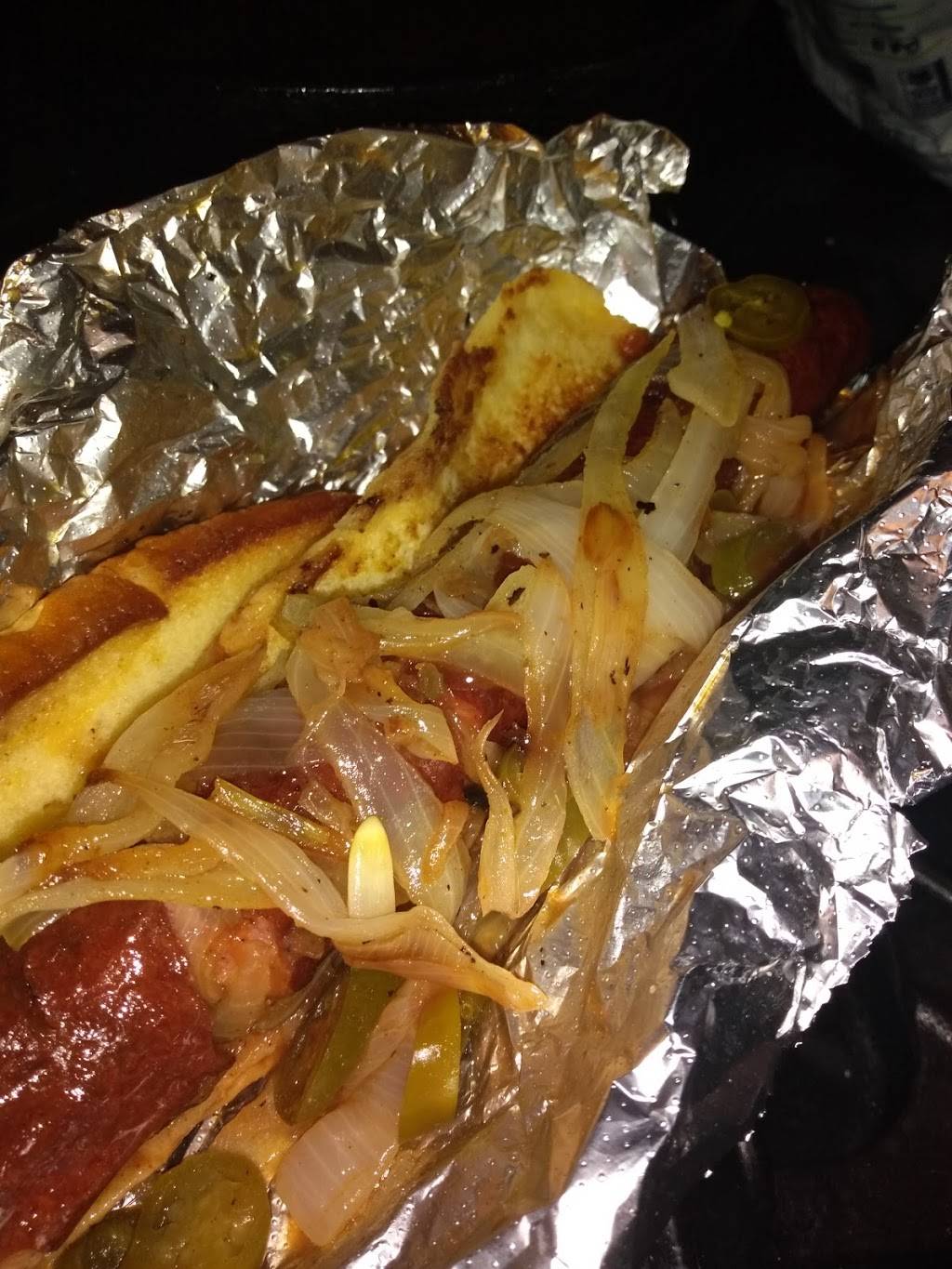 Chucksters | restaurant | 801 E 4th St, Waterloo, IA 50703, USA | 3192321359 OR +1 319-232-1359