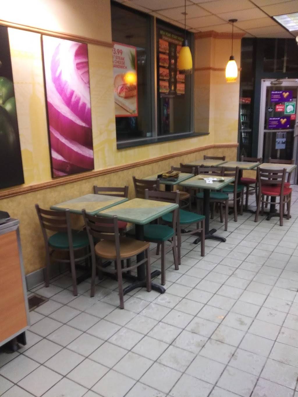 Subway | restaurant | 2400 E Hennepin Ave, Minneapolis, MN 55413, USA | 6123314411 OR +1 612-331-4411