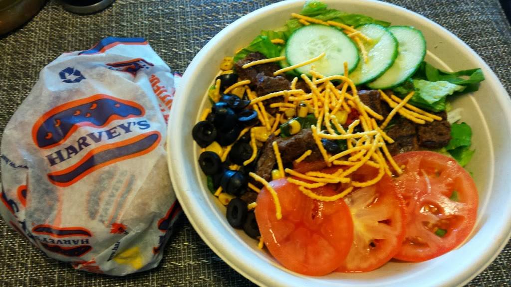 Harveys | restaurant | 3095 Dougall Ave, Windsor, ON N9E 1S3, Canada | 5199724826 OR +1 519-972-4826