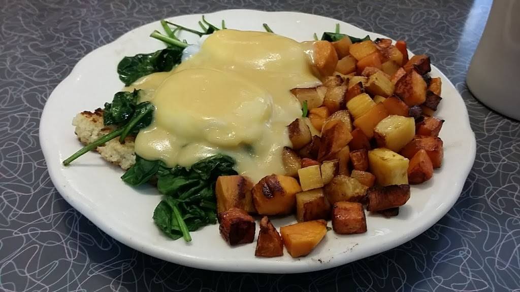 Glens Dinette | restaurant | 23 E Main St, Babylon, NY 11702, USA | 6316694700 OR +1 631-669-4700