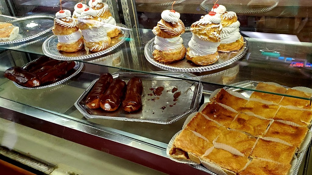 Charlies Spic & Span Bakery & Café | restaurant | 715 Douglas Ave, Las Vegas, NM 87701, USA | 5054261921 OR +1 505-426-1921