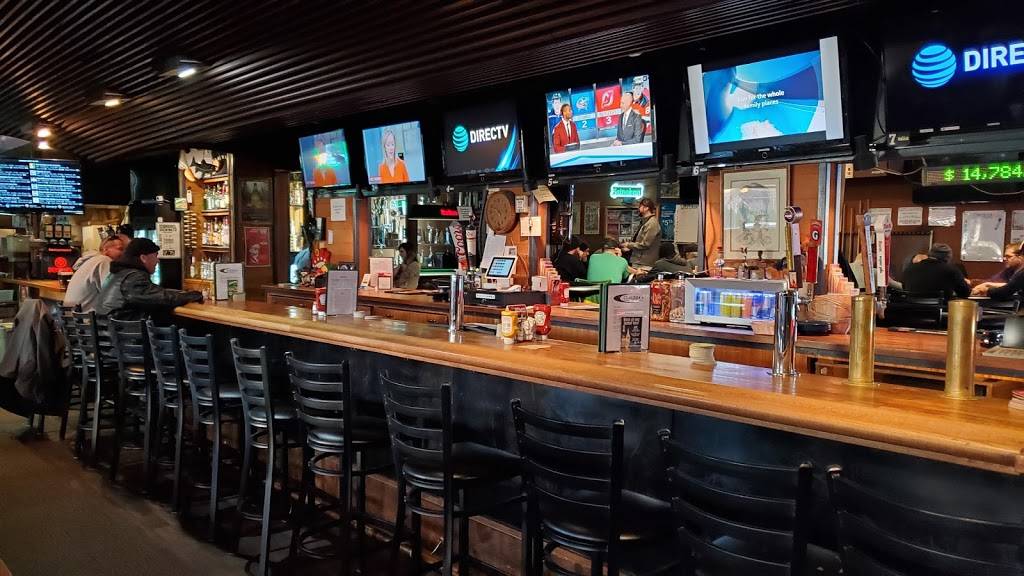 CLAUDIAS Sports Pub and Grill | restaurant | 3006 SE Hawthorne Blvd, Portland, OR 97214, USA | 5032321744 OR +1 503-232-1744