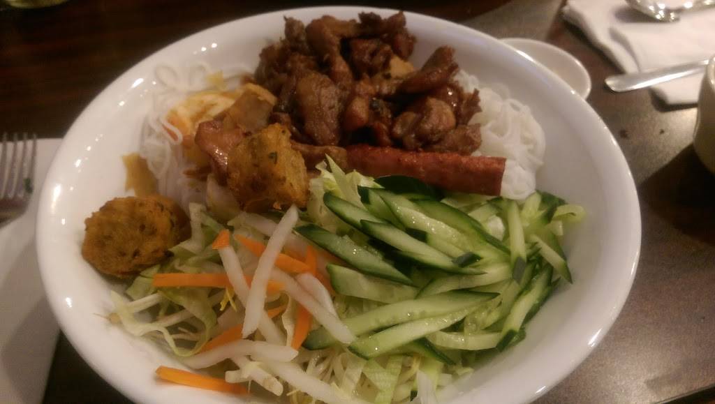 Saigon Diamond | restaurant | 31075 John R Rd, Madison Heights, MI 48071, USA | 2485914941 OR +1 248-591-4941