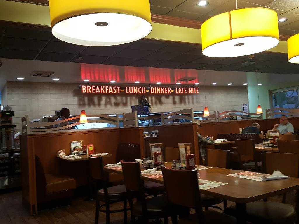 Dennys | restaurant | 502 N Vineyard Ave, Ontario, CA 91764, USA | 9099371720 OR +1 909-937-1720