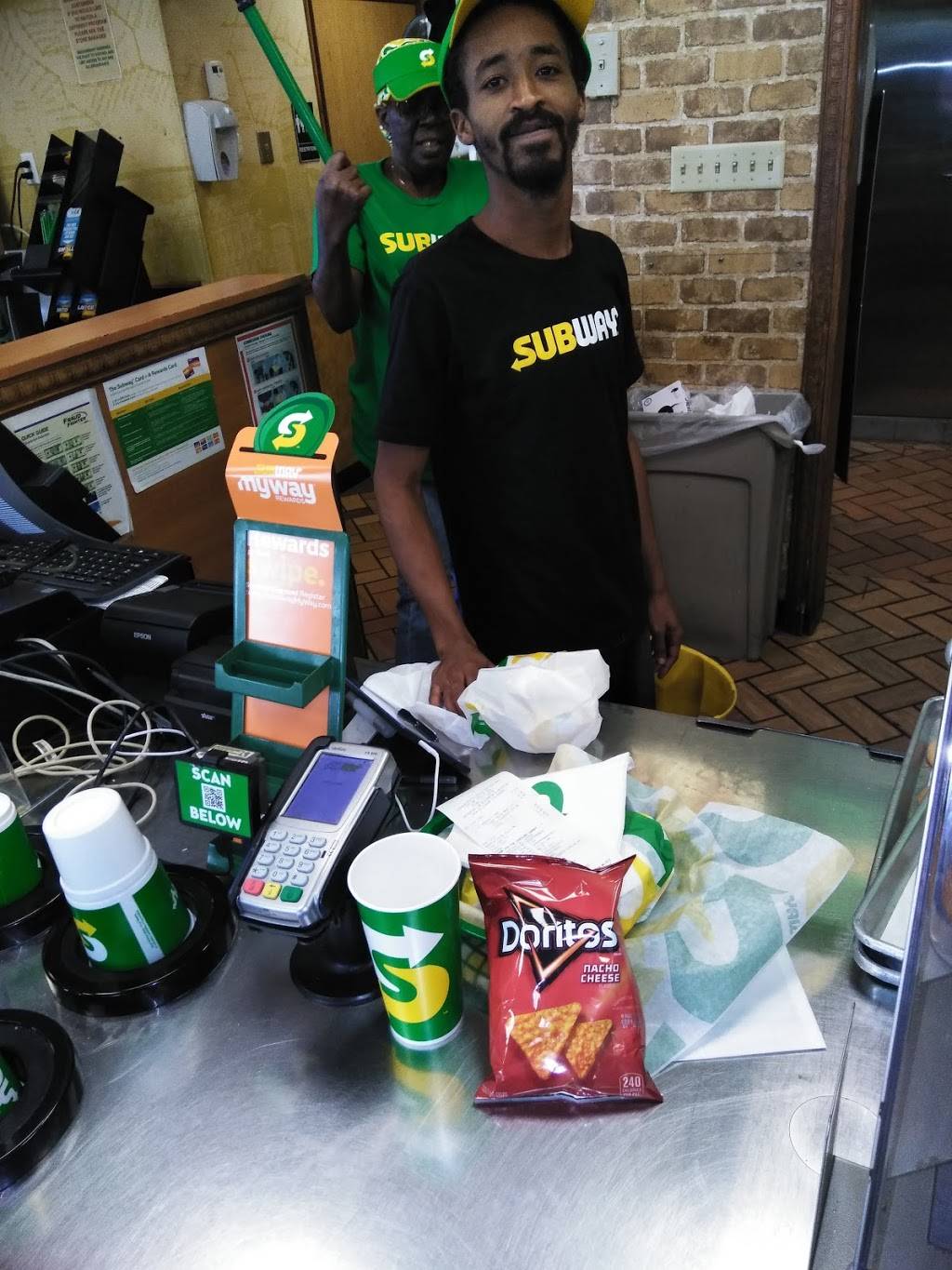 Subway | meal takeaway | 901 NW 17th St, Miami, FL 33136, USA | 3053248862 OR +1 305-324-8862